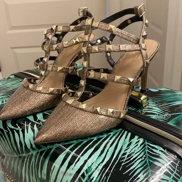 Glitter Heels - Picture 2 of 6